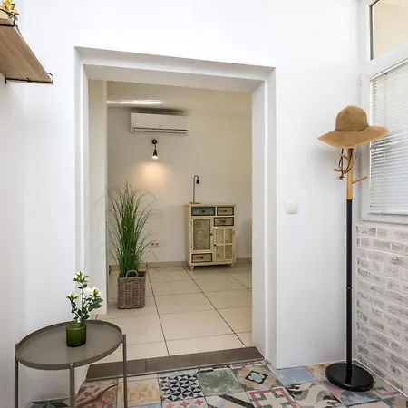 Family Friendly House With A Swimming Pool Nin, Zadar - 19431 펜션 *